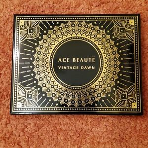 Ace Beaute Vintage Dawn eyeshadow palette